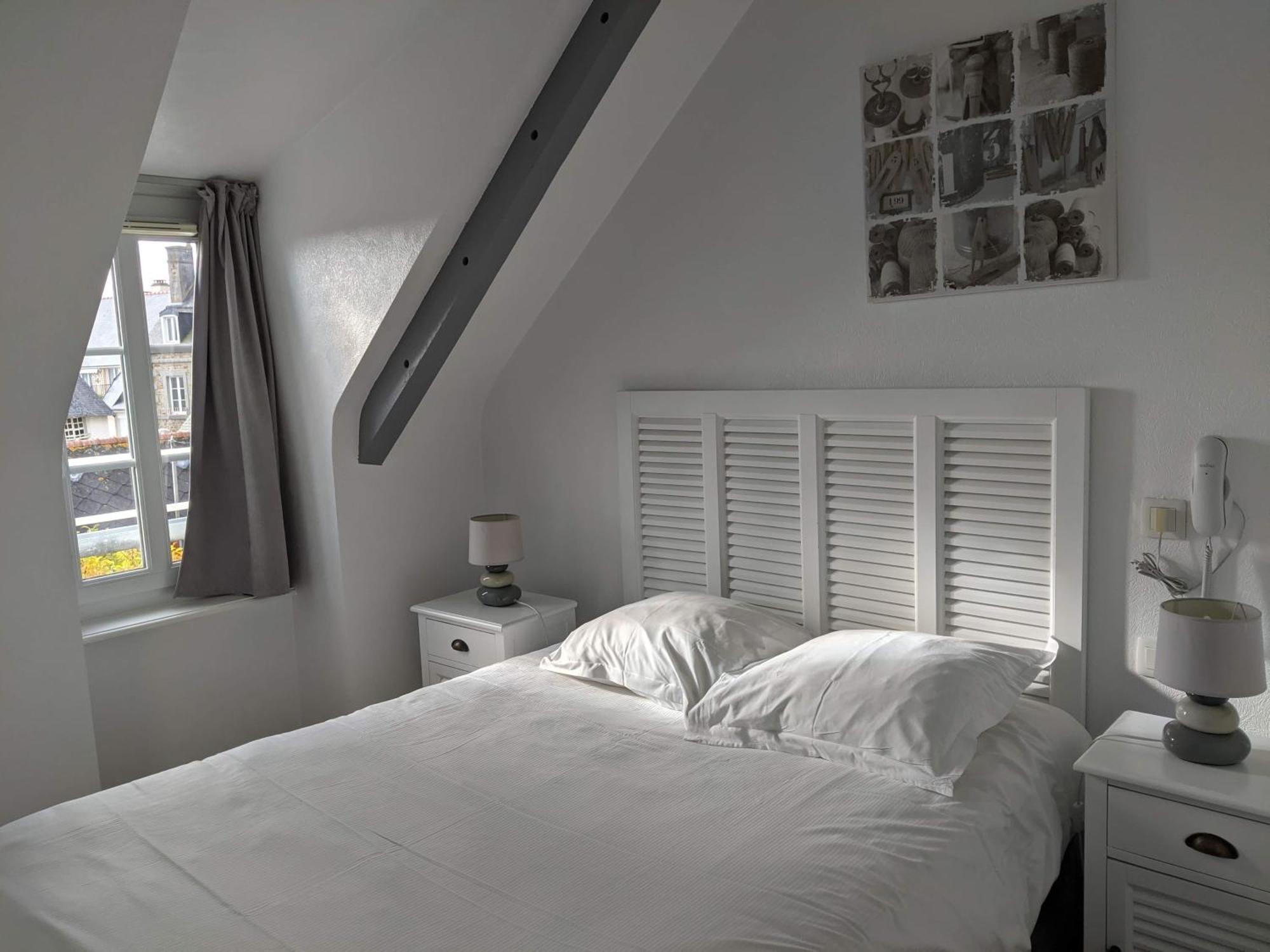 Contact Hotel - Hotel Le Lion D'Or Lamballe Exterior foto
