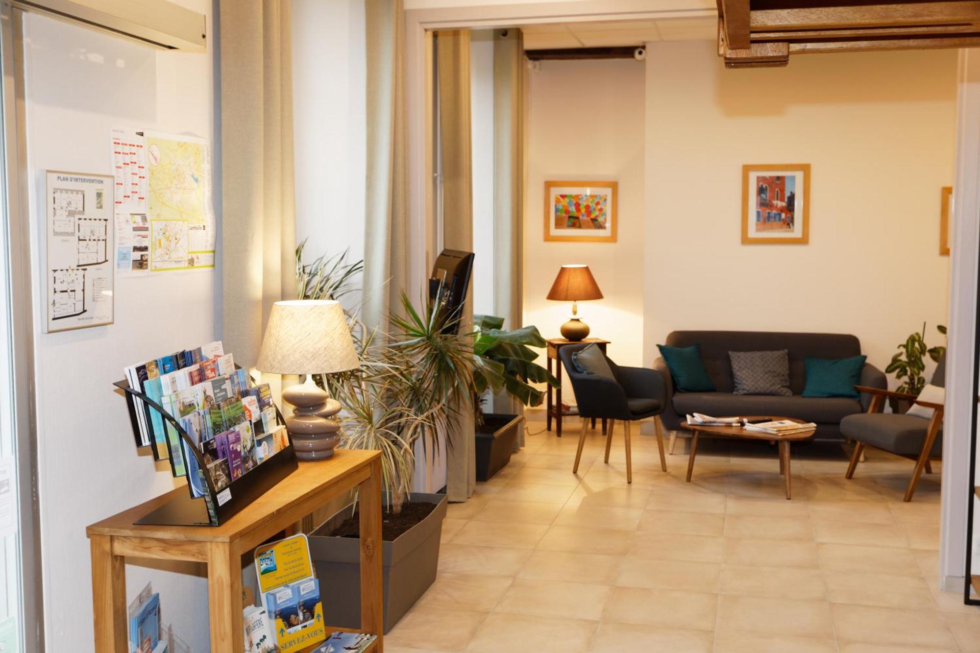 Contact Hotel - Hotel Le Lion D'Or Lamballe Exterior foto