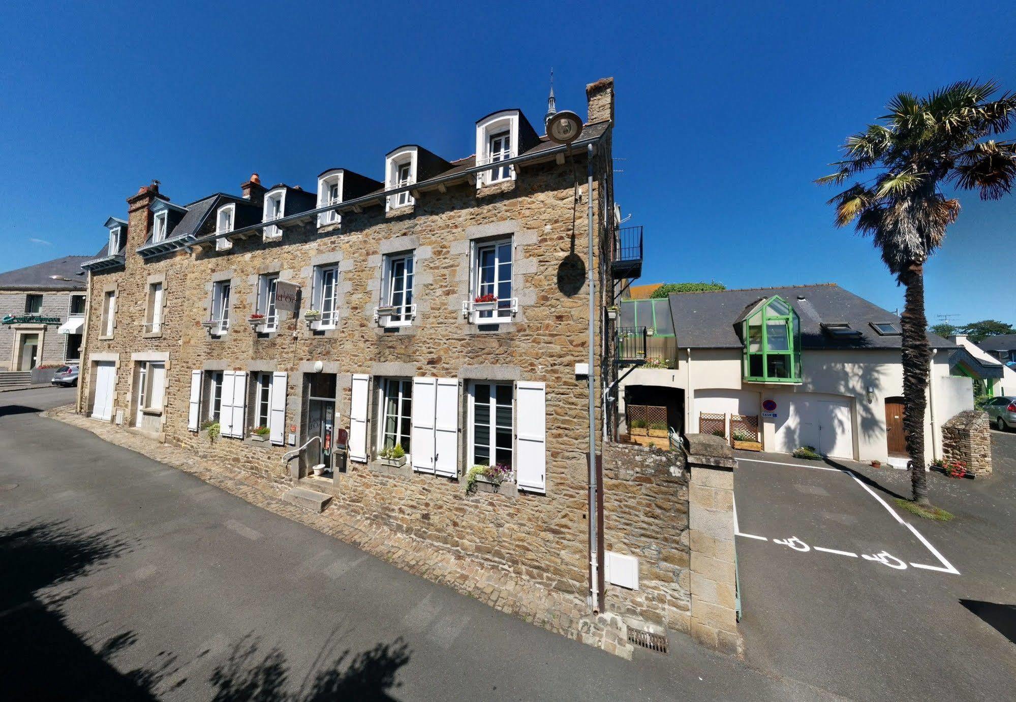 Contact Hotel - Hotel Le Lion D'Or Lamballe Exterior foto