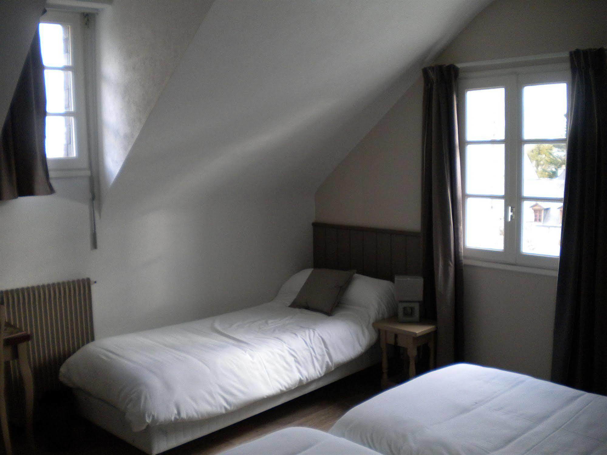 Contact Hotel - Hotel Le Lion D'Or Lamballe Exterior foto