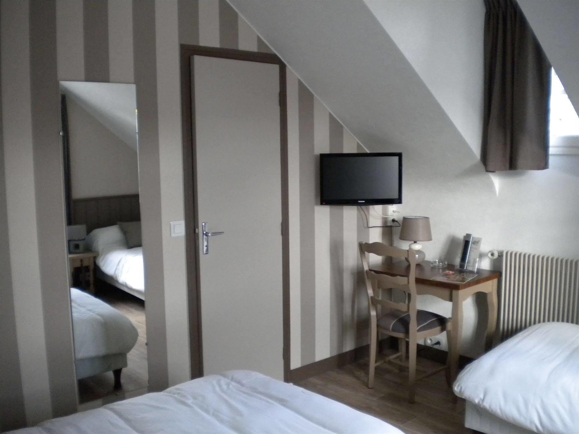 Contact Hotel - Hotel Le Lion D'Or Lamballe Exterior foto