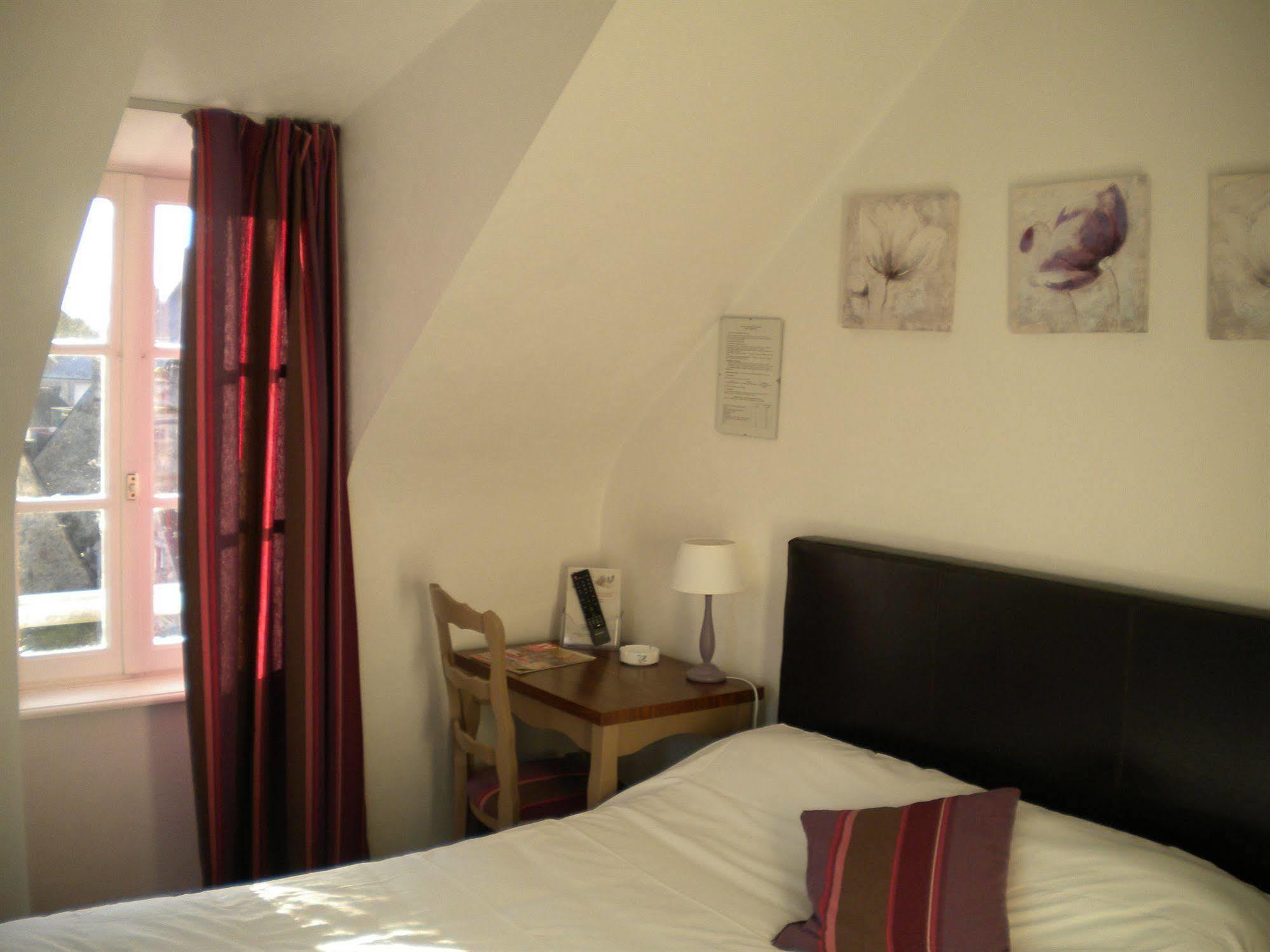 Contact Hotel - Hotel Le Lion D'Or Lamballe Exterior foto