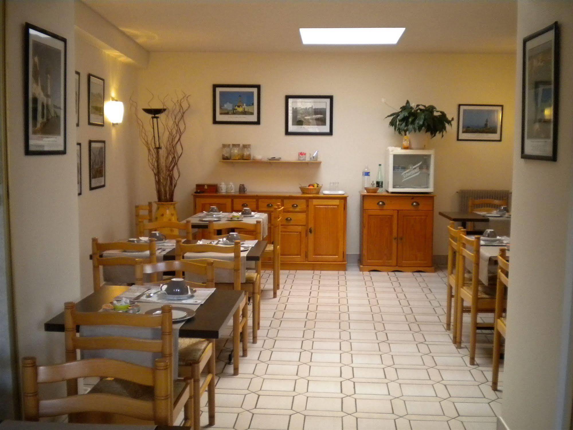 Contact Hotel - Hotel Le Lion D'Or Lamballe Exterior foto