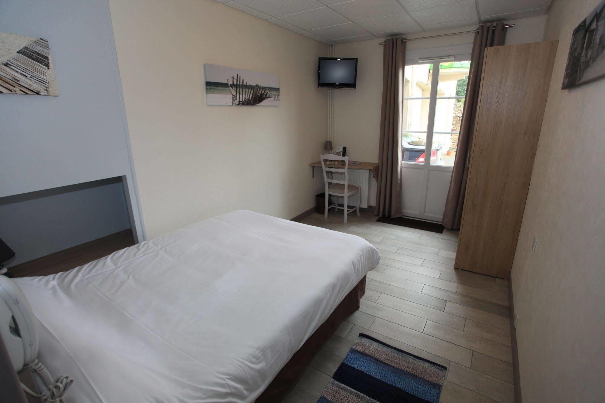Contact Hotel - Hotel Le Lion D'Or Lamballe Exterior foto
