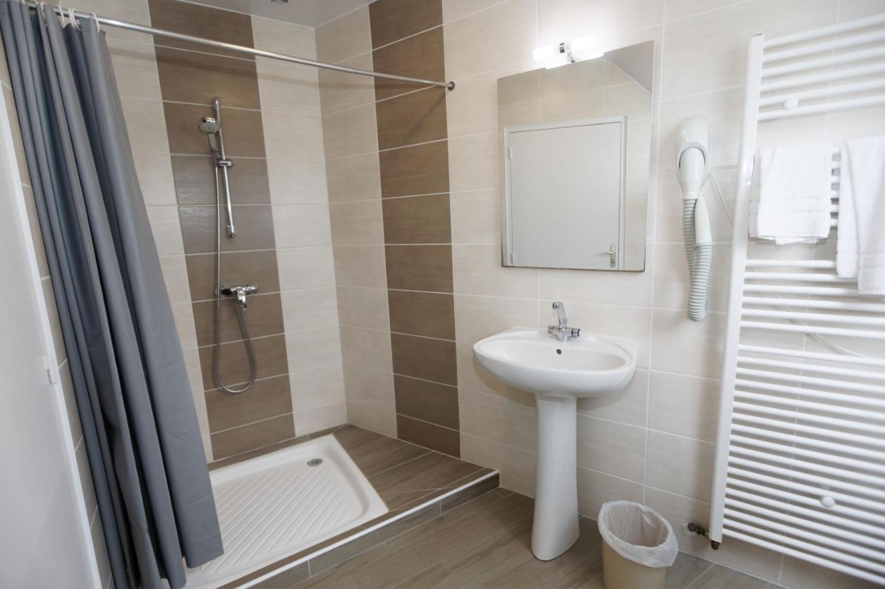 Contact Hotel - Hotel Le Lion D'Or Lamballe Exterior foto